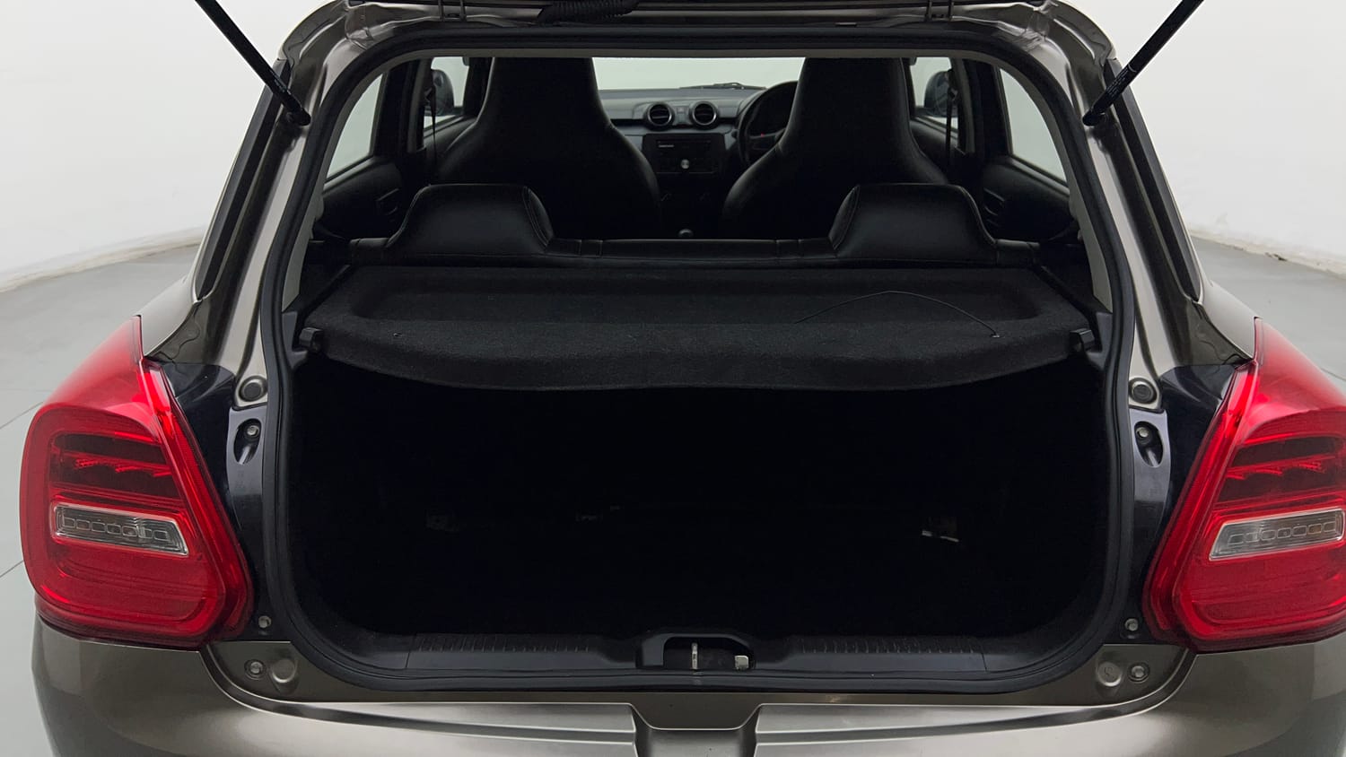 Used 2019 Maruti Suzuki Swift LXi Petrol Manual interior DICKY INSIDE VIEW