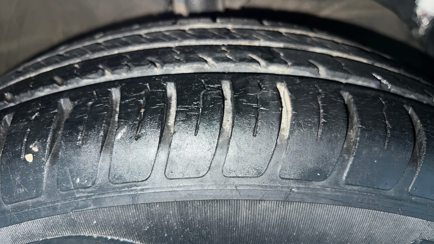 Used 2019 Maruti Suzuki Swift LXi Petrol Manual tyres RIGHT FRONT TYRE TREAD VIEW