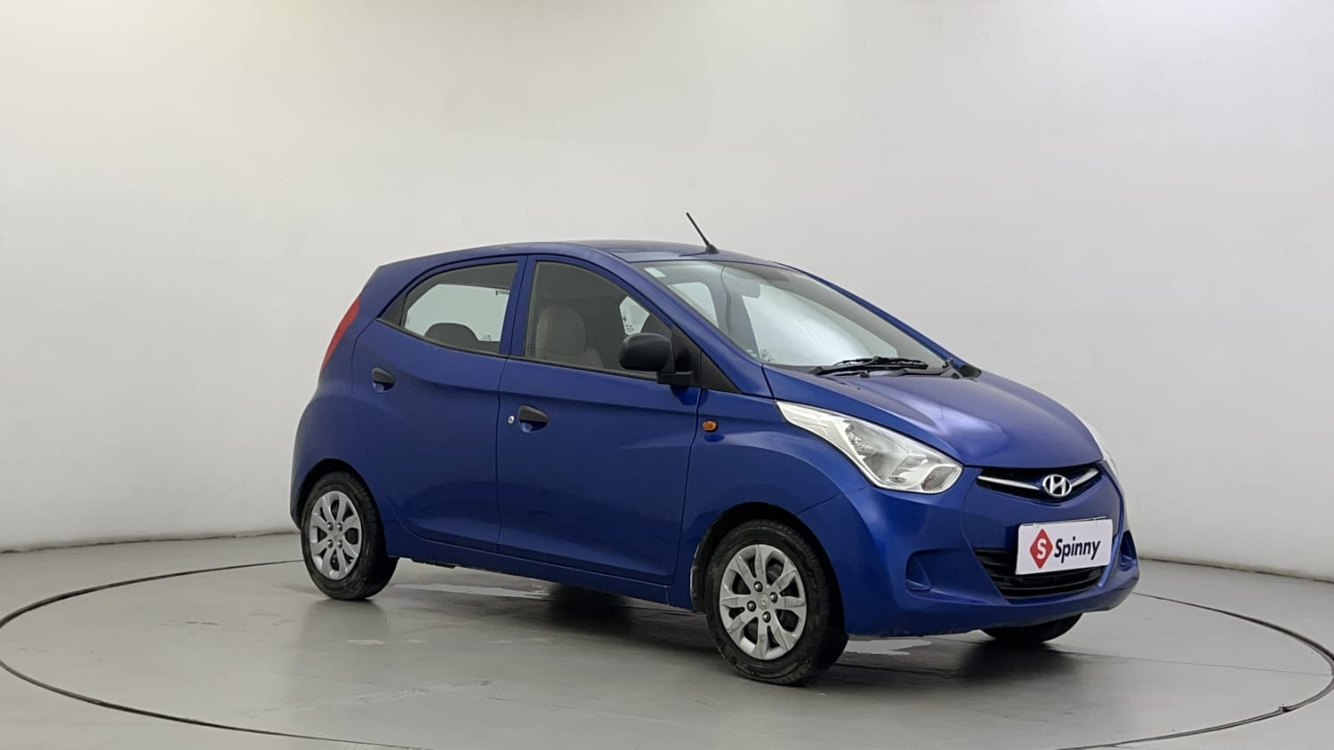 Used 2017 Hyundai Eon Magna + Petrol Manual exterior RIGHT FRONT CORNER VIEW