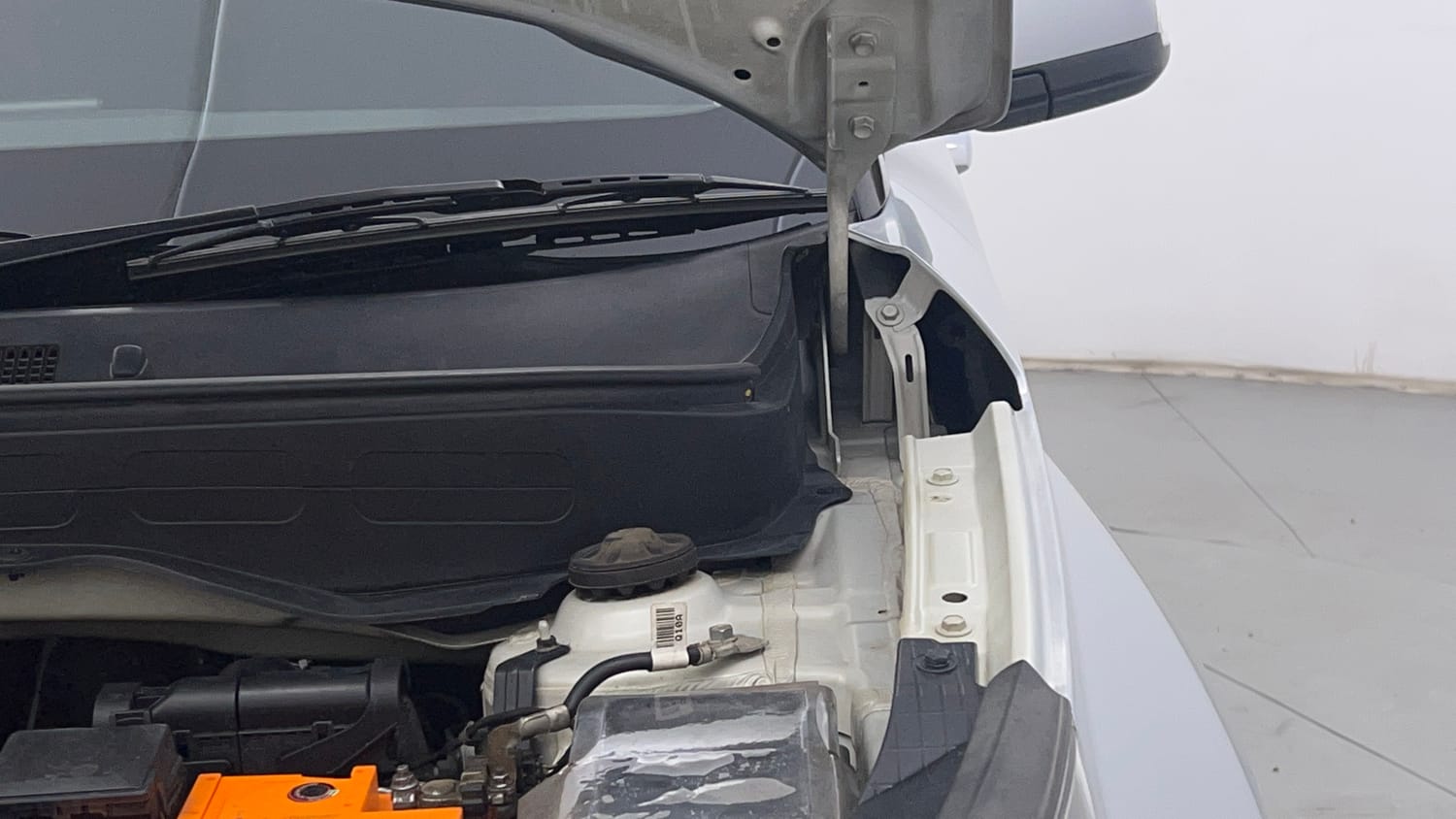 Used 2020 Hyundai Venue SX Plus 1.0 Turbo DCT Petrol Automatic engine ENGINE LEFT SIDE HINGE & APRON VIEW