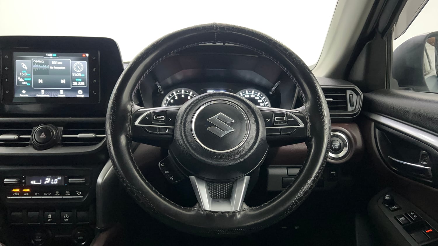 Used 2025 Maruti Suzuki Grand Vitara Delta Smart Hybrid Petrol Manual interior STEERING VIEW