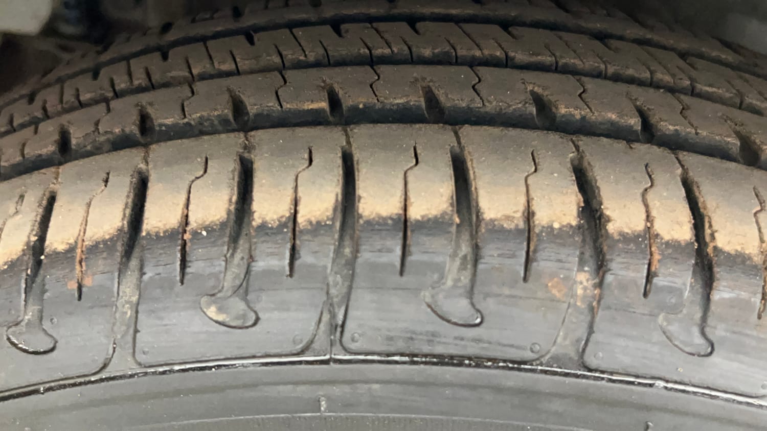 Used 2018 Hyundai Xcent SX Petrol Manual tyres RIGHT REAR TYRE TREAD VIEW