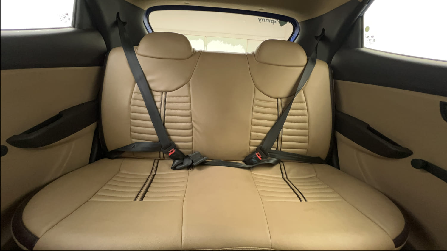 Used 2017 Hyundai Eon Magna + Petrol Manual interior REAR SEAT CONDITION VIEW