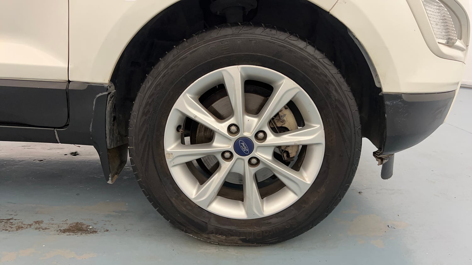 Used 2018 Ford EcoSport Titanium 1.5L Ti-VCT Petrol Manual tyres RIGHT FRONT TYRE RIM VIEW