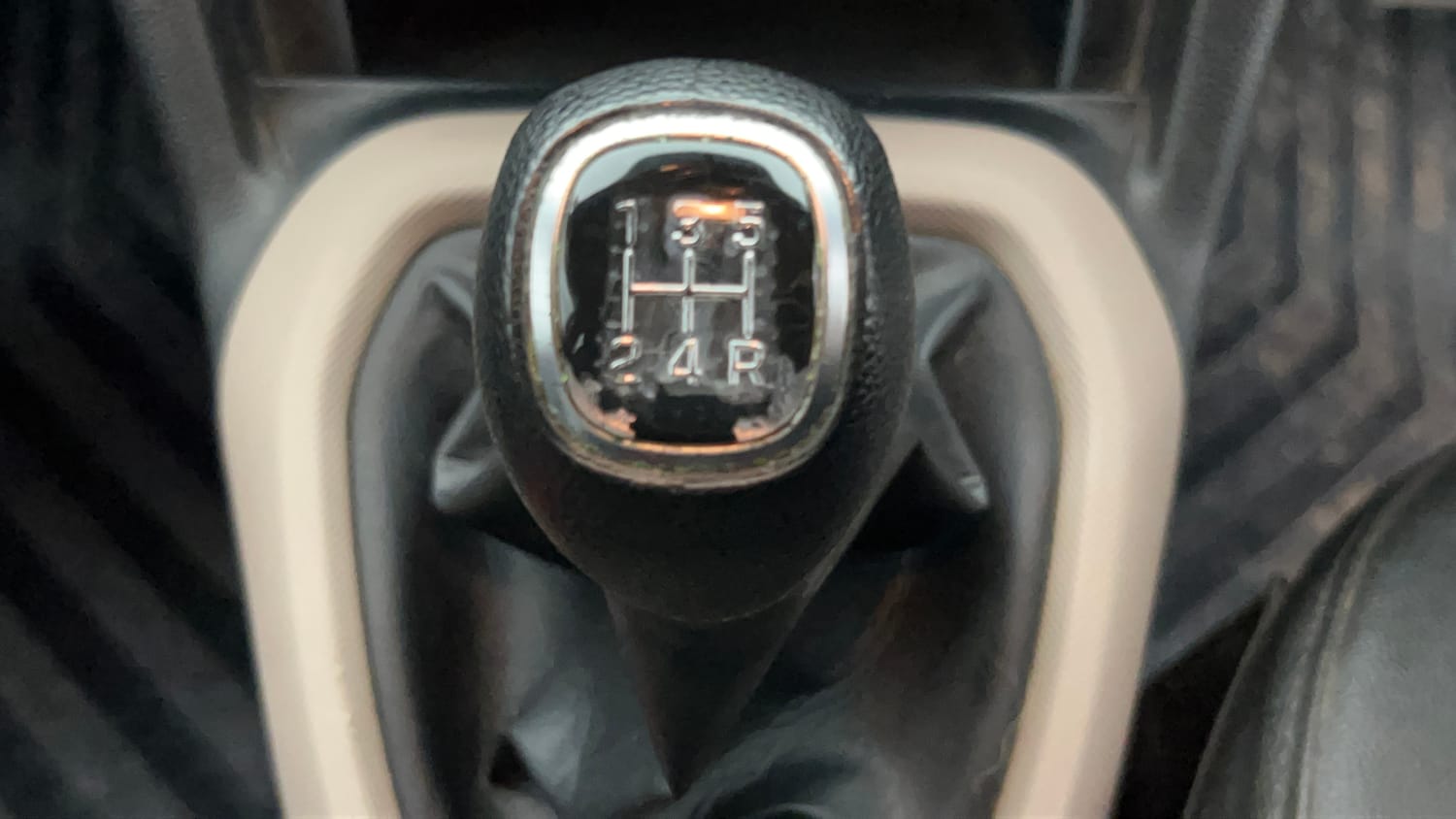 Used 2018 Hyundai Xcent SX Petrol Manual interior GEAR  KNOB VIEW