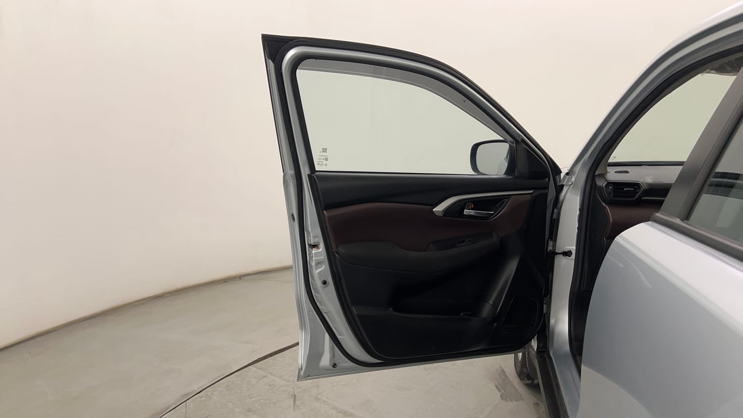 Used 2025 Maruti Suzuki Grand Vitara Delta Smart Hybrid Petrol Manual interior LEFT FRONT DOOR OPEN VIEW