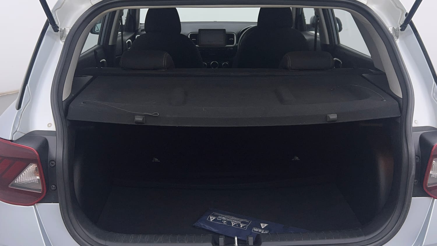 Used 2020 Hyundai Venue SX Plus 1.0 Turbo DCT Petrol Automatic interior DICKY INSIDE VIEW