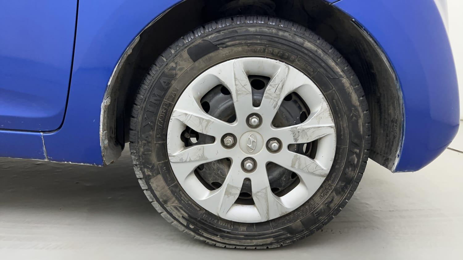 Used 2017 Hyundai Eon Magna + Petrol Manual tyres RIGHT FRONT TYRE RIM VIEW