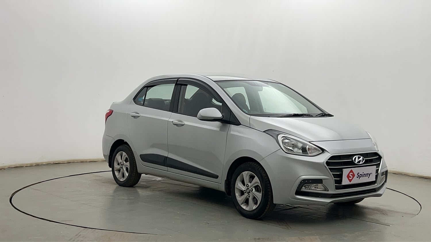 Used 2018 Hyundai Xcent SX Petrol Manual exterior RIGHT FRONT CORNER VIEW