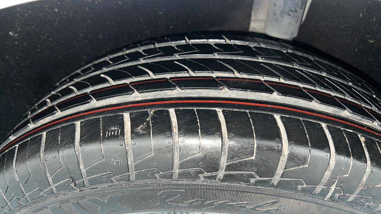 Used 2018 Ford EcoSport Titanium 1.5L Ti-VCT Petrol Manual tyres LEFT REAR TYRE TREAD VIEW