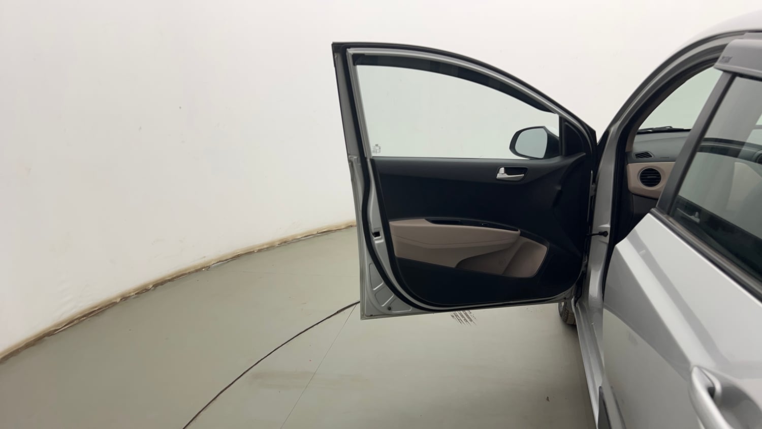 Used 2018 Hyundai Xcent SX Petrol Manual interior LEFT FRONT DOOR OPEN VIEW