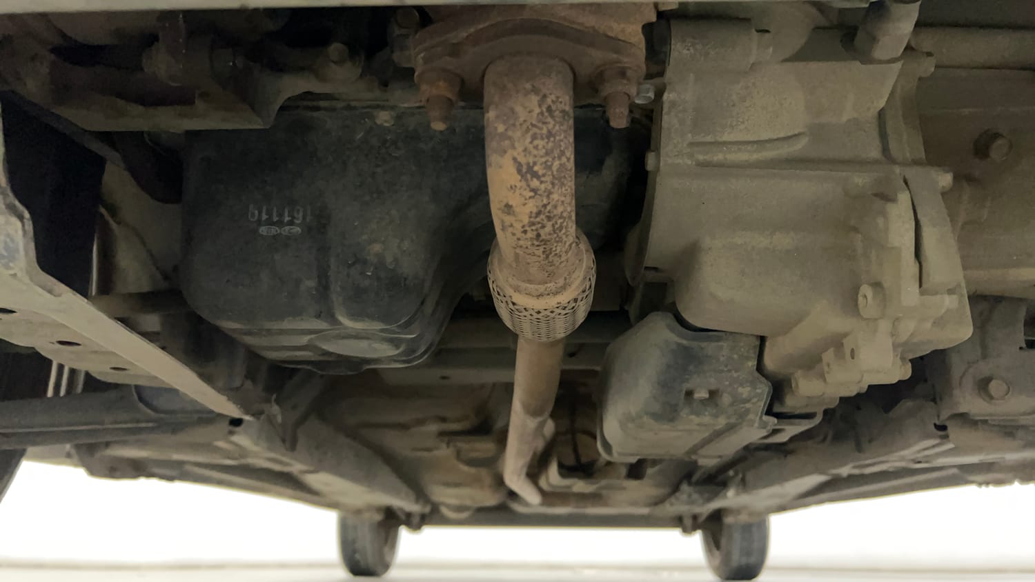 Used 2017 Hyundai Eon Magna + Petrol Manual extra FRONT LEFT UNDERBODY VIEW