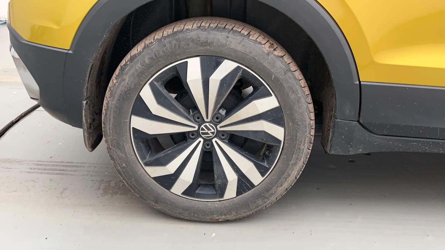 Used 2022 Volkswagen Taigun GT Plus 1.5 TSI DSG Petrol Automatic tyres RIGHT REAR TYRE RIM VIEW
