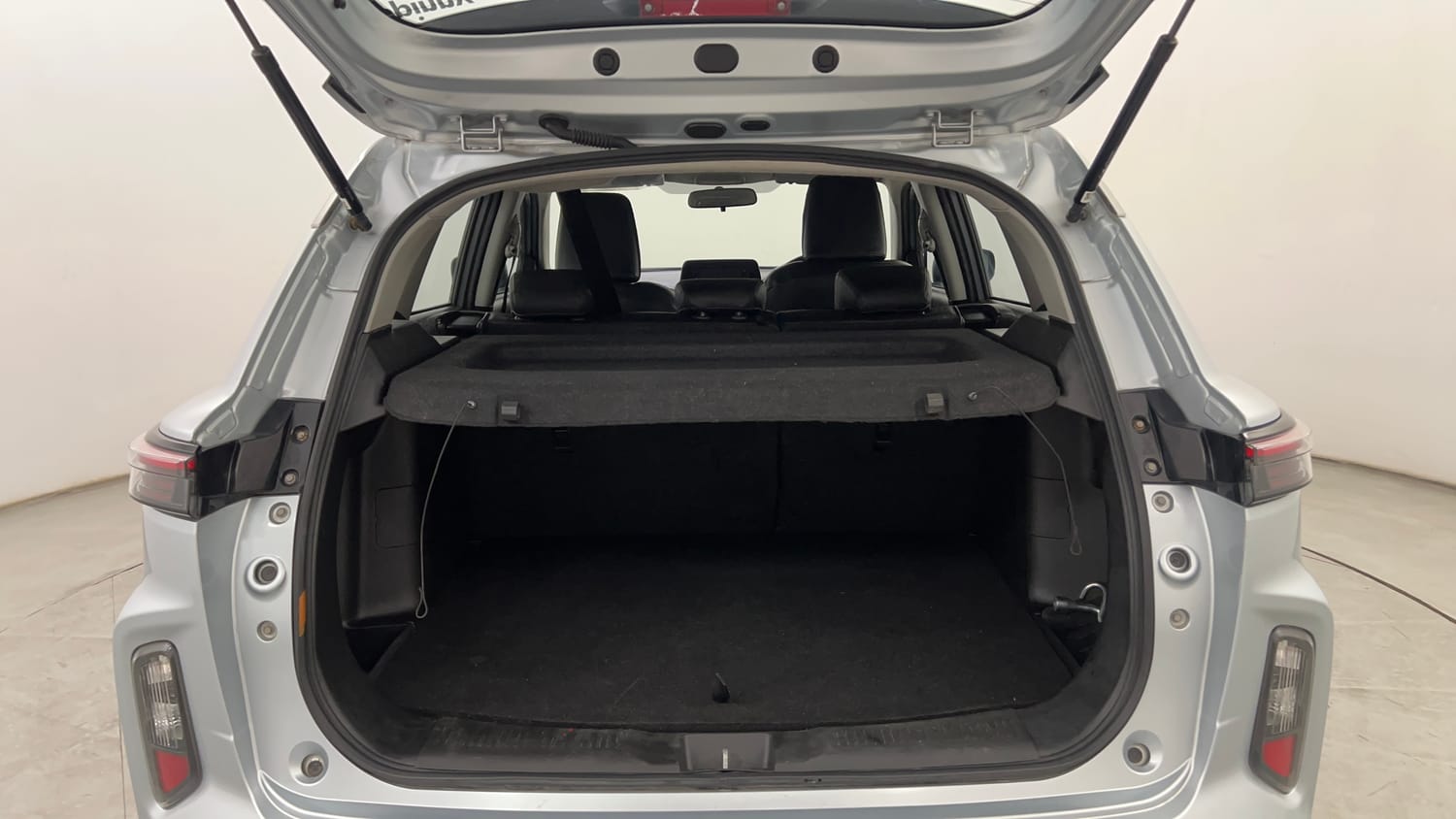 Used 2025 Maruti Suzuki Grand Vitara Delta Smart Hybrid Petrol Manual interior DICKY INSIDE VIEW