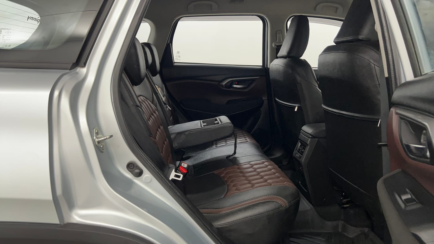 Used 2025 Maruti Suzuki Grand Vitara Delta Smart Hybrid Petrol Manual interior RIGHT SIDE REAR DOOR CABIN VIEW