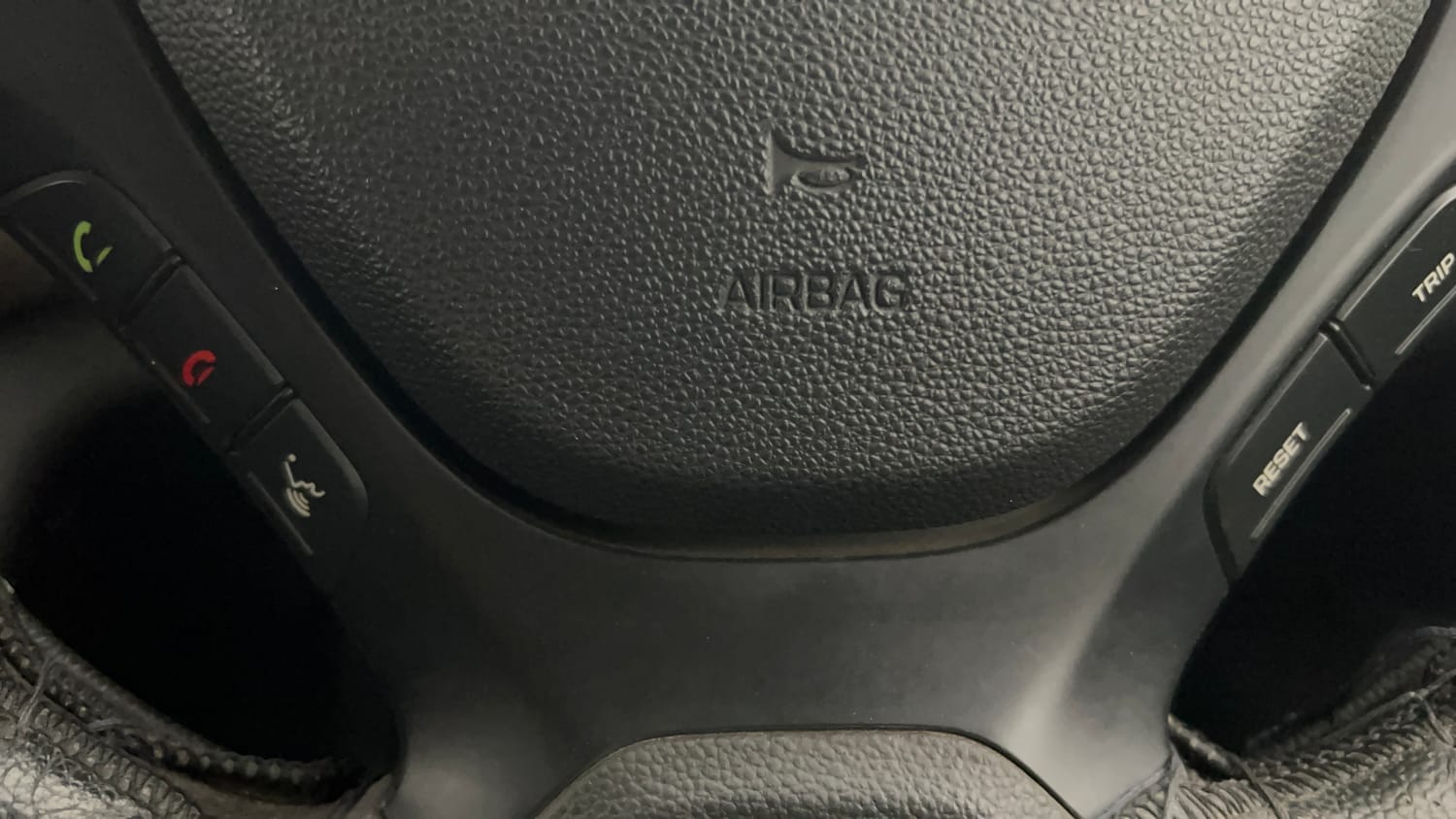 Used 2018 Hyundai Xcent SX Petrol Manual top_features Airbags