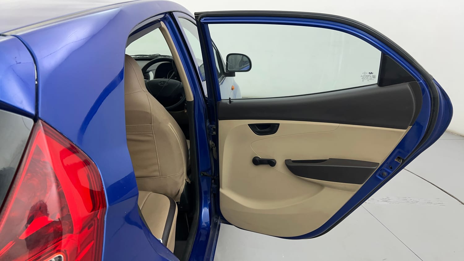 Used 2017 Hyundai Eon Magna + Petrol Manual interior RIGHT REAR DOOR OPEN VIEW