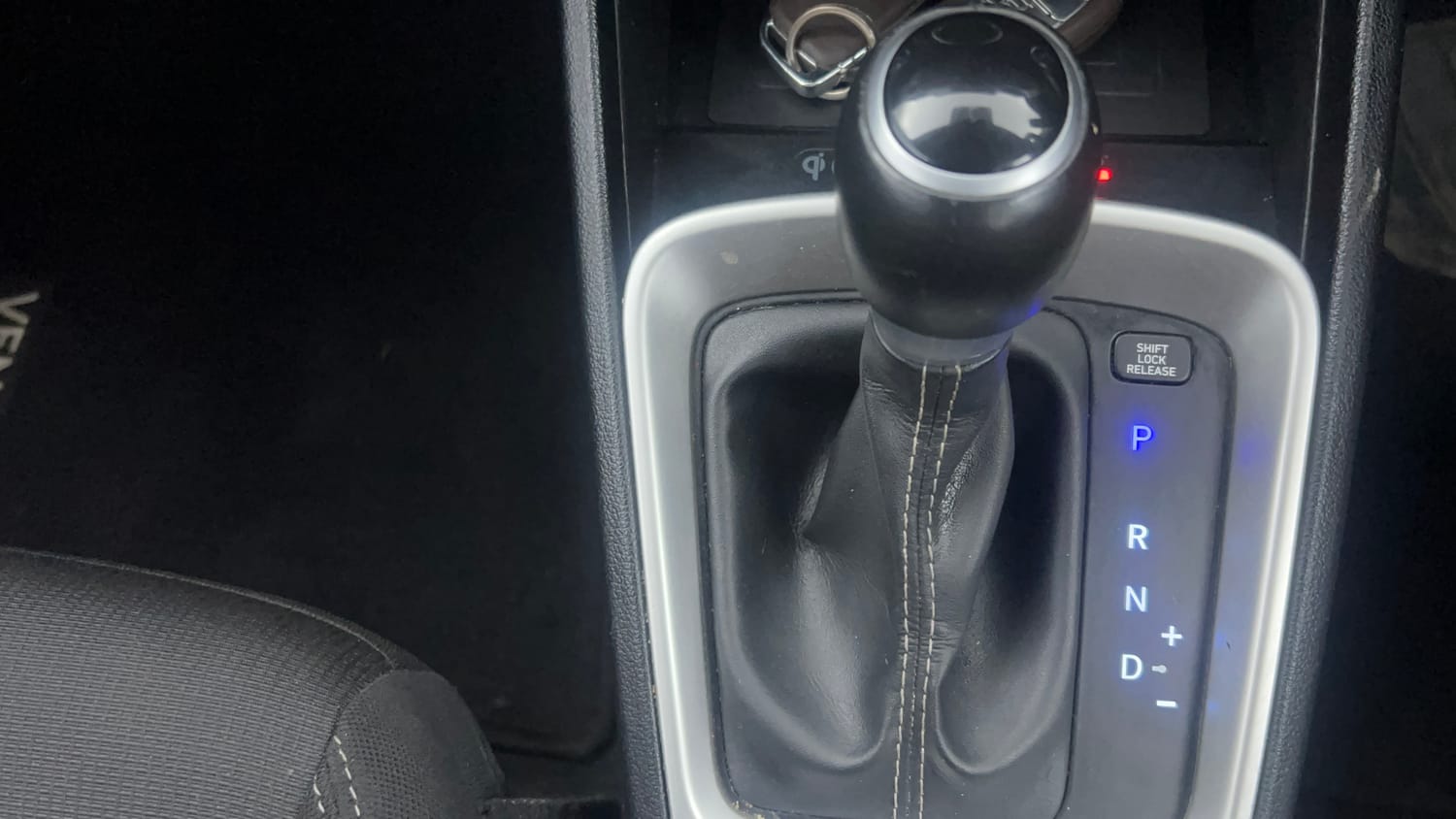 Used 2020 Hyundai Venue SX Plus 1.0 Turbo DCT Petrol Automatic interior GEAR  KNOB VIEW