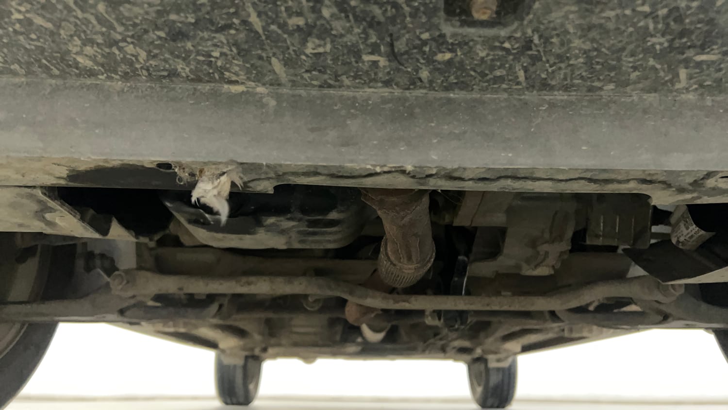 Used 2018 Tata Tiago Revotron XZA Petrol Automatic extra FRONT LEFT UNDERBODY VIEW