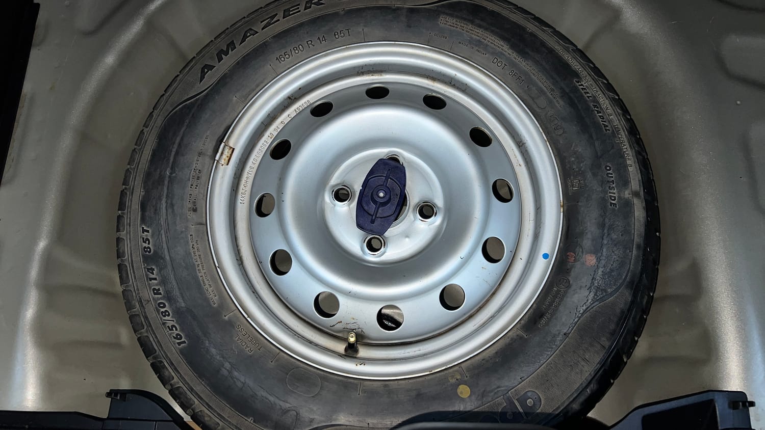 Used 2019 Maruti Suzuki Swift LXi Petrol Manual tyres SPARE TYRE VIEW