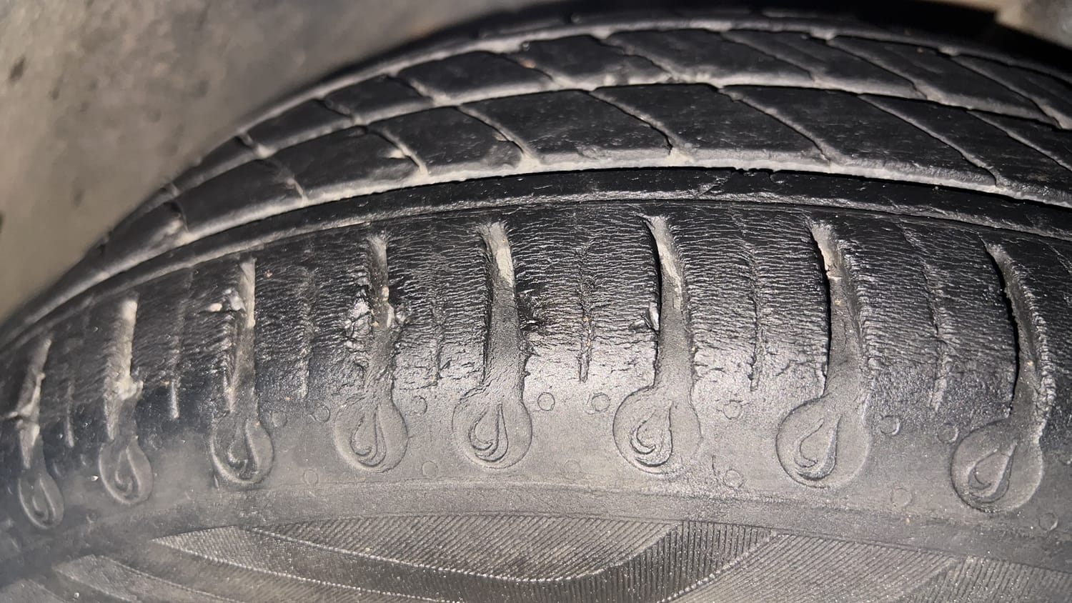 Used 2023 Tata Tigor XZ CNG Cng Manual tyres RIGHT FRONT TYRE TREAD VIEW