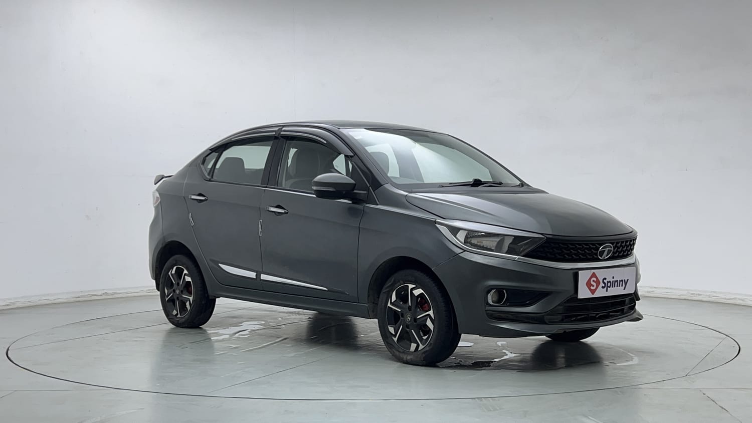 Used 2023 Tata Tigor XZ CNG Cng Manual exterior RIGHT FRONT CORNER VIEW