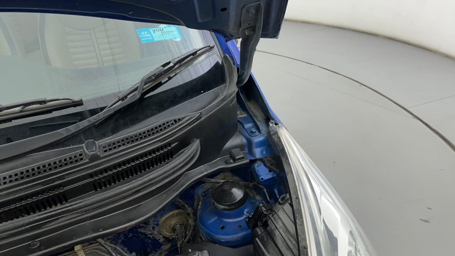 Used 2017 Hyundai Eon Magna + Petrol Manual engine ENGINE LEFT SIDE HINGE & APRON VIEW