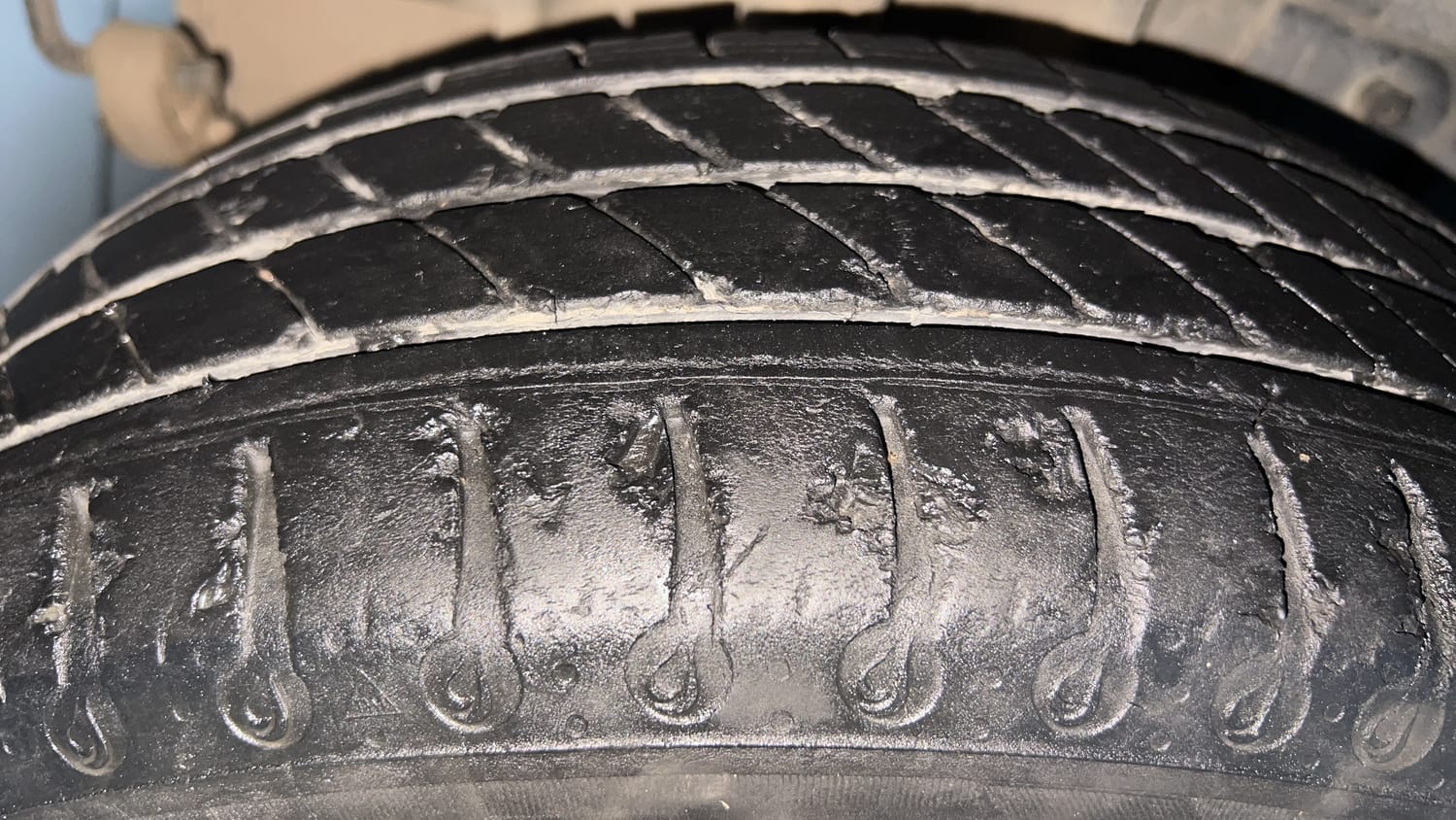 Used 2023 Tata Tigor XZ CNG Cng Manual tyres RIGHT REAR TYRE TREAD VIEW