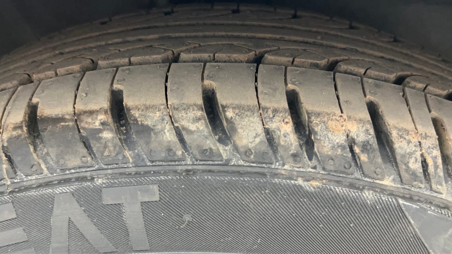 Used 2018 Hyundai Xcent SX Petrol Manual tyres RIGHT FRONT TYRE TREAD VIEW