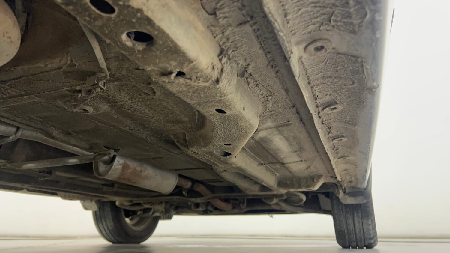 Used 2018 Tata Tiago Revotron XZA Petrol Automatic extra REAR RIGHT UNDERBODY VIEW