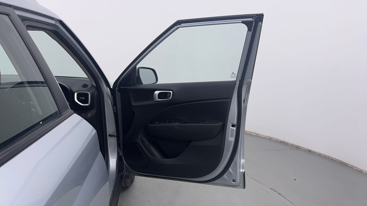 Used 2020 Hyundai Venue SX Plus 1.0 Turbo DCT Petrol Automatic interior RIGHT FRONT DOOR OPEN VIEW