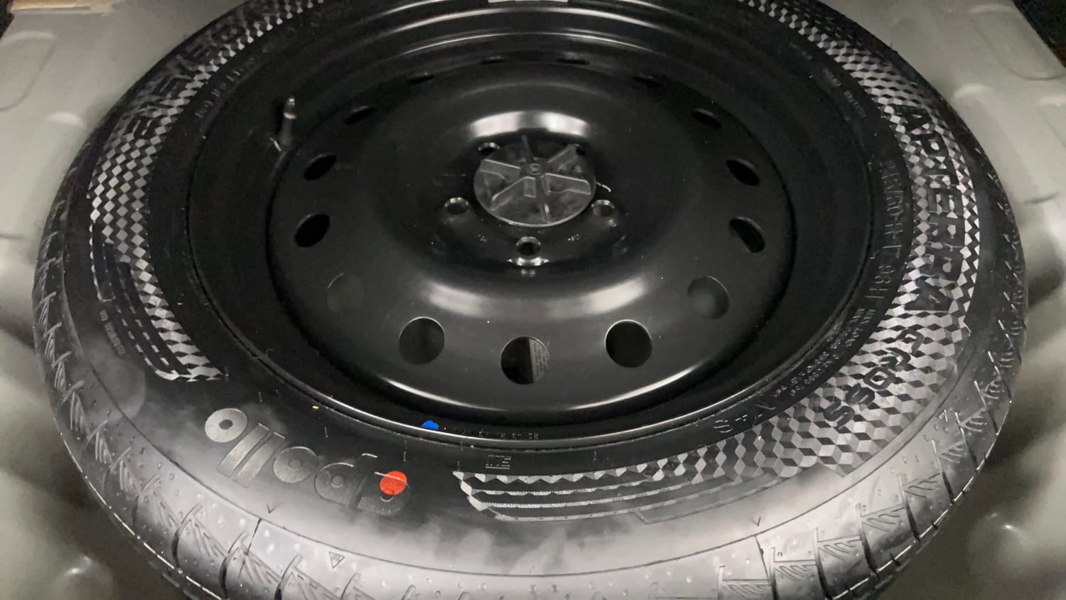 Used 2025 Maruti Suzuki Grand Vitara Delta Smart Hybrid Petrol Manual tyres SPARE TYRE VIEW