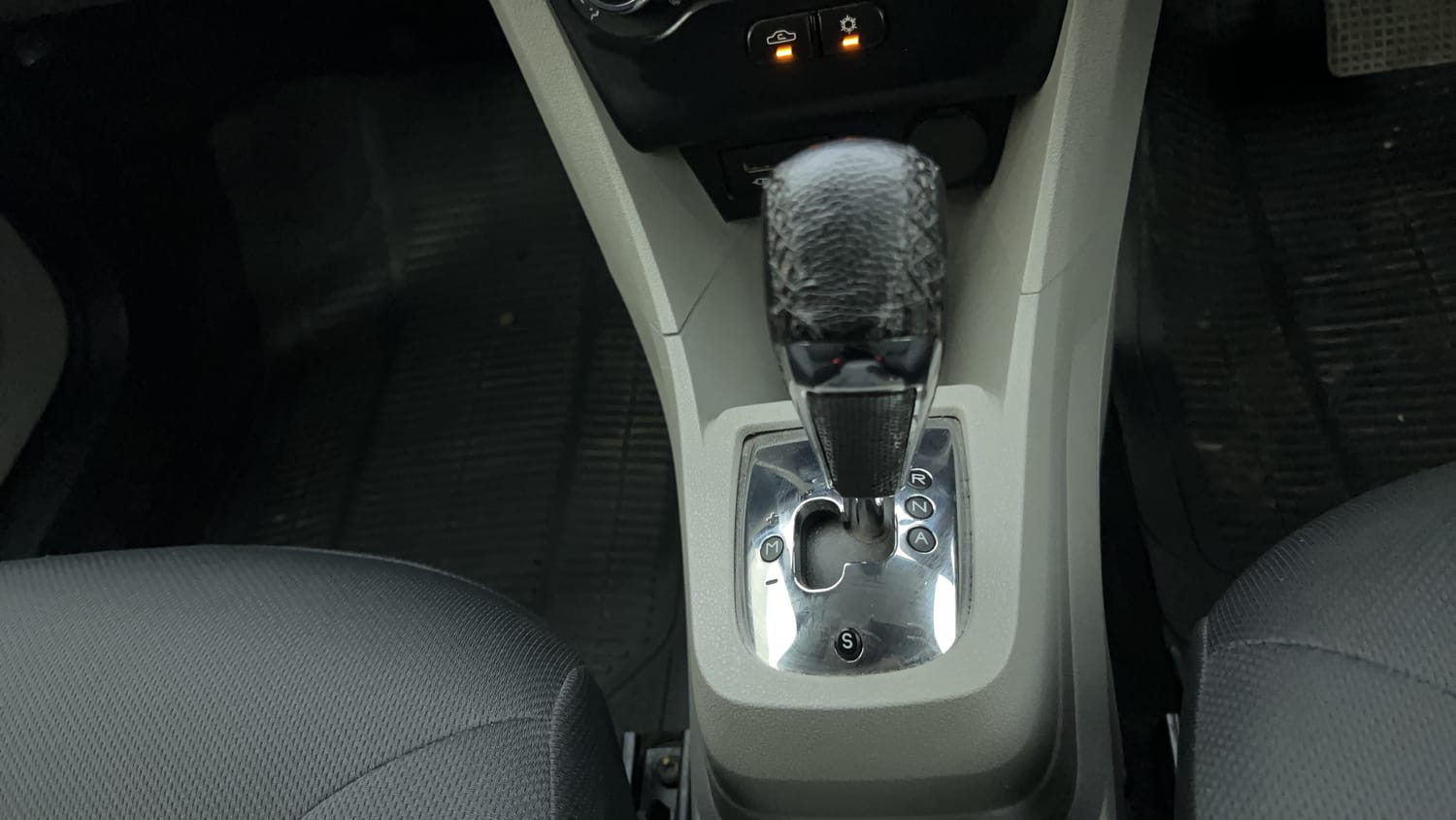 Used 2018 Tata Tiago Revotron XZA Petrol Automatic interior GEAR  KNOB VIEW