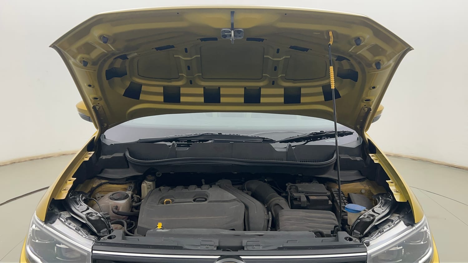 Used 2022 Volkswagen Taigun GT Plus 1.5 TSI DSG Petrol Automatic engine ENGINE & BONNET OPEN FRONT VIEW