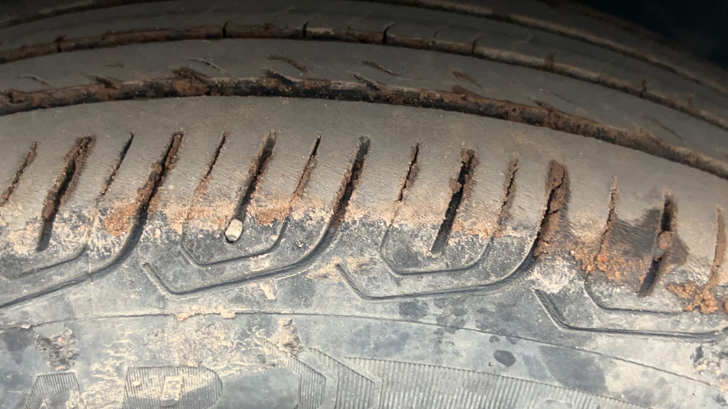 Used 2022 Volkswagen Taigun GT Plus 1.5 TSI DSG Petrol Automatic tyres RIGHT FRONT TYRE TREAD VIEW