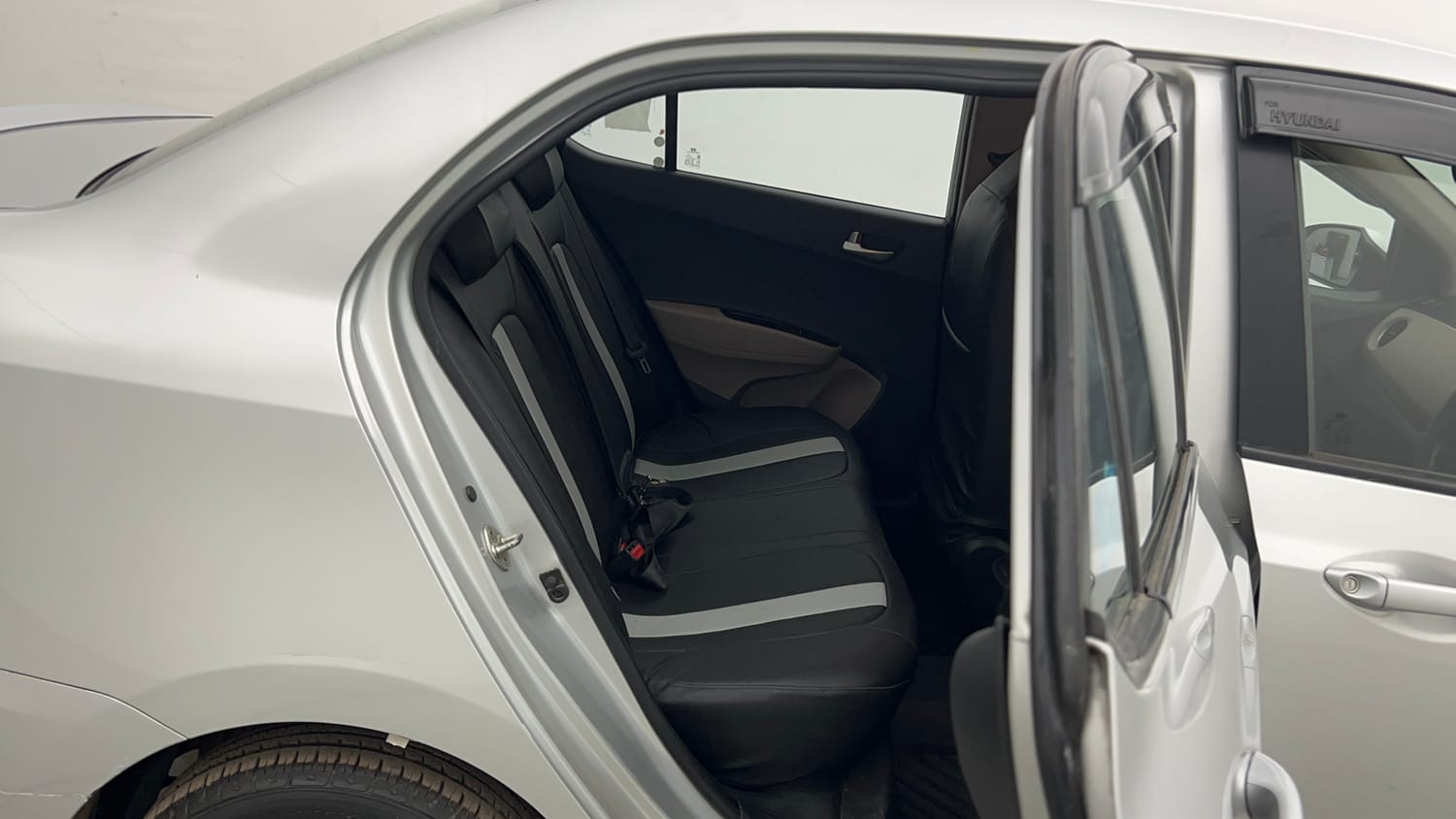 Used 2018 Hyundai Xcent SX Petrol Manual interior RIGHT SIDE REAR DOOR CABIN VIEW