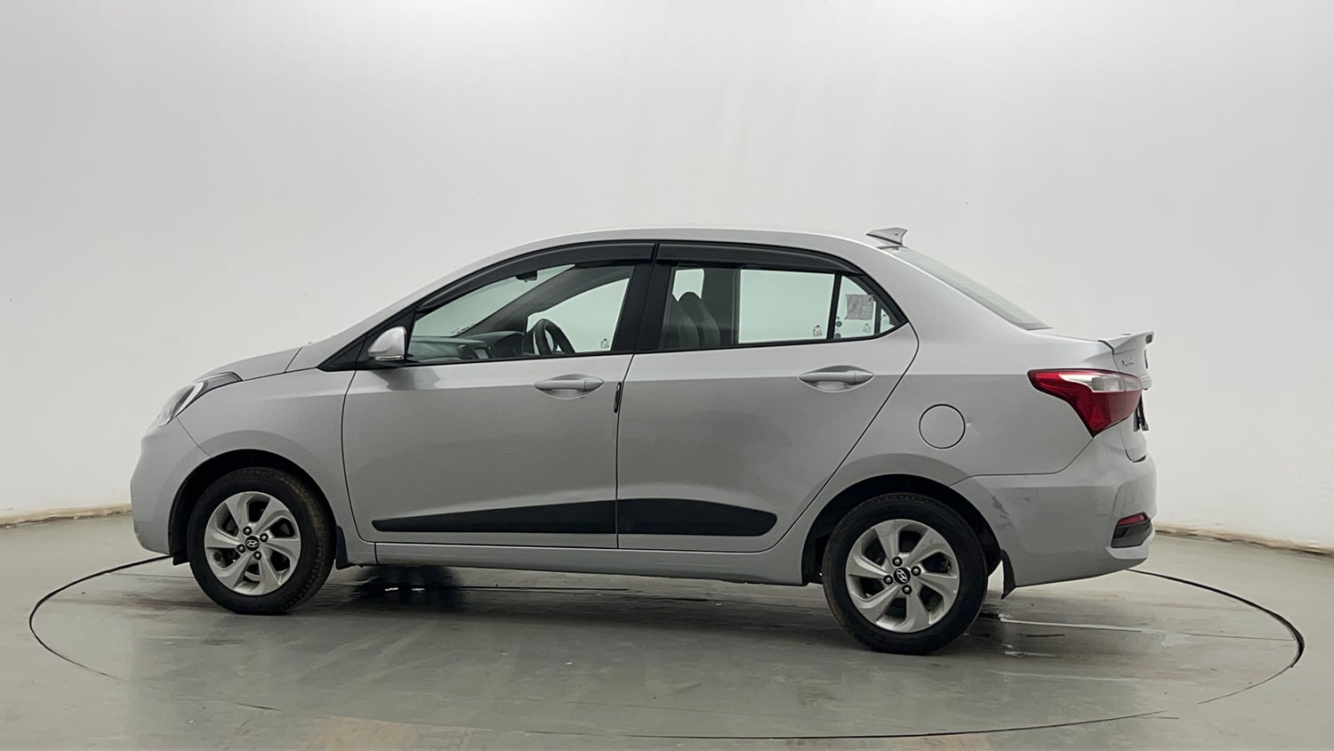 Used 2018 Hyundai Xcent SX Petrol Manual exterior LEFT SIDE VIEW