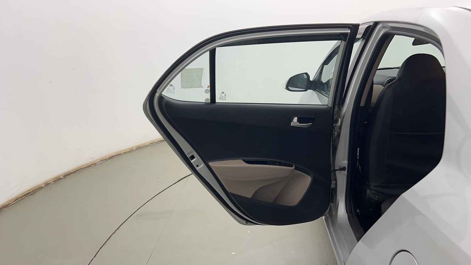Used 2018 Hyundai Xcent SX Petrol Manual interior LEFT REAR DOOR OPEN VIEW