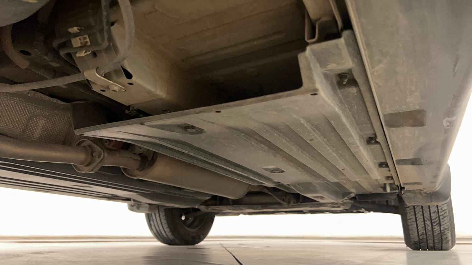 Used 2025 Maruti Suzuki Grand Vitara Delta Smart Hybrid Petrol Manual extra REAR RIGHT UNDERBODY VIEW