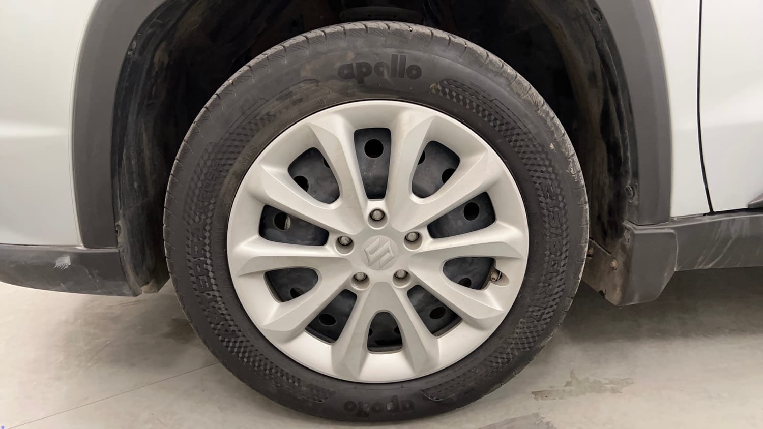 Used 2025 Maruti Suzuki Grand Vitara Delta Smart Hybrid Petrol Manual tyres LEFT FRONT TYRE RIM VIEW