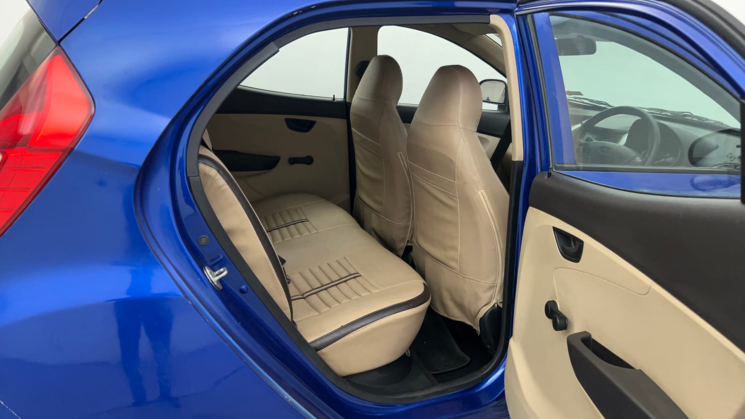 Used 2017 Hyundai Eon Magna + Petrol Manual interior RIGHT SIDE REAR DOOR CABIN VIEW