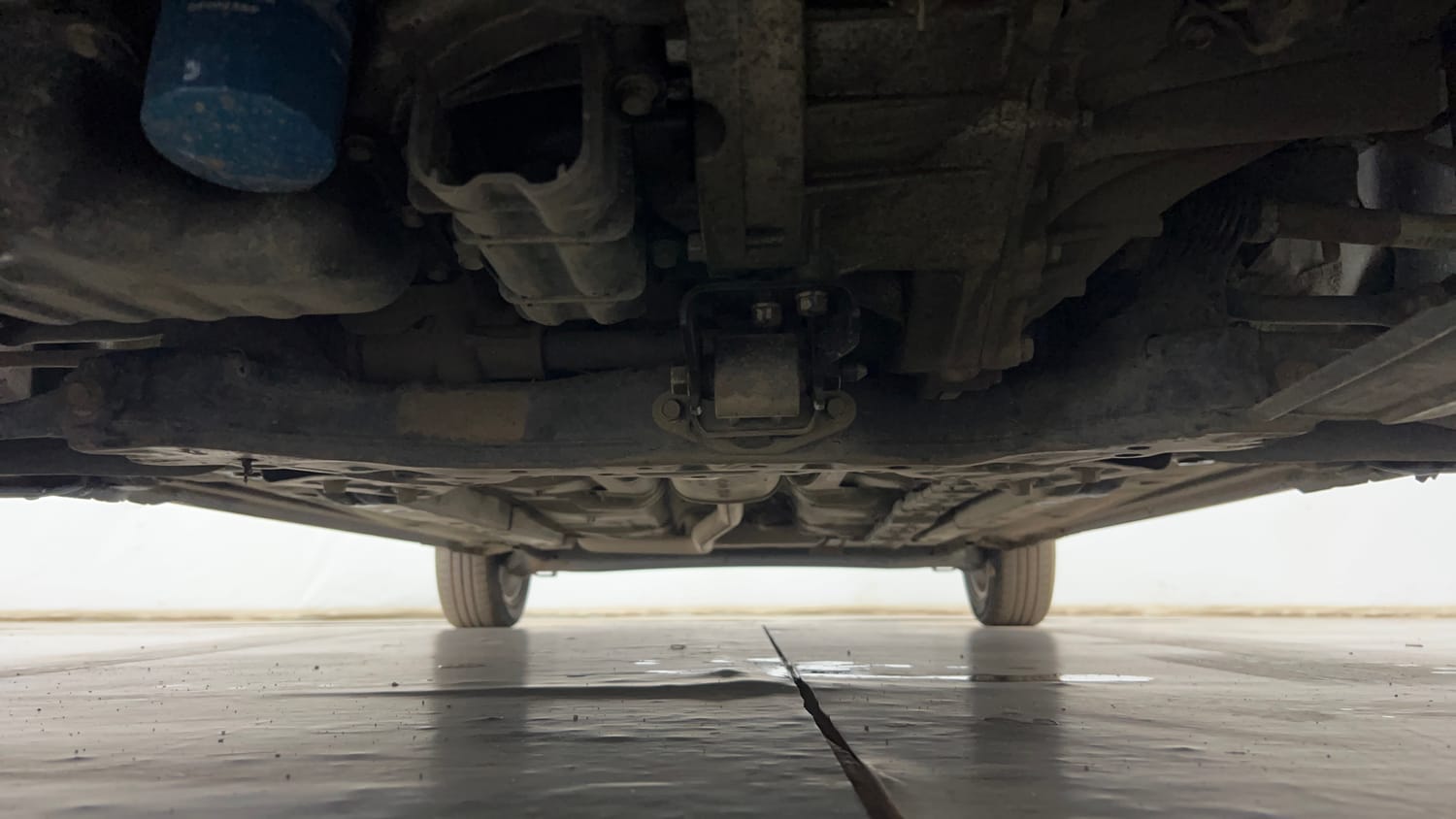 Used 2018 Hyundai Xcent SX Petrol Manual extra FRONT LEFT UNDERBODY VIEW