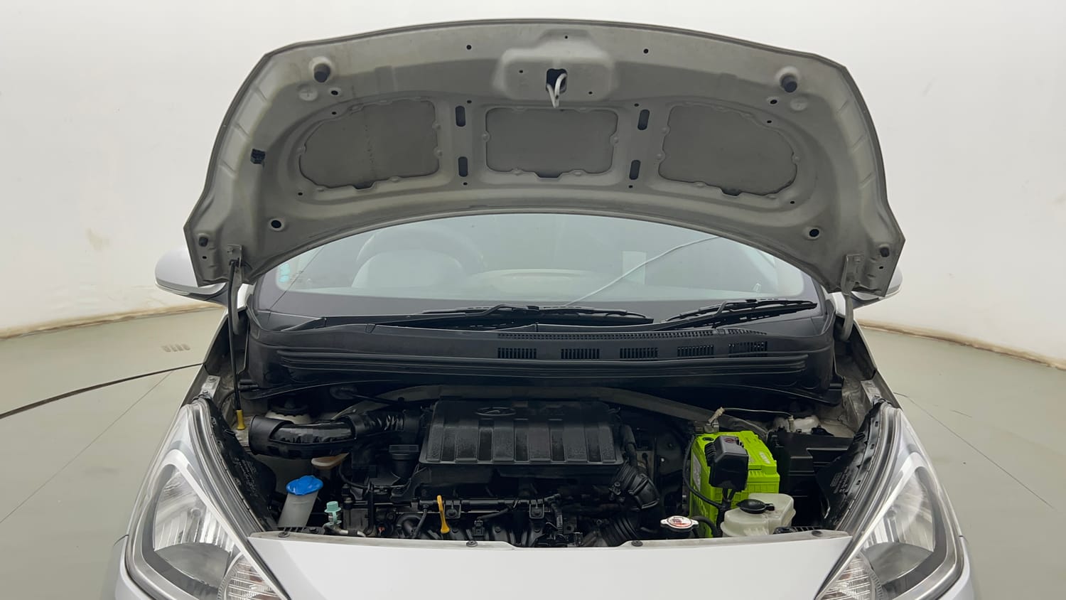 Used 2018 Hyundai Xcent SX Petrol Manual engine ENGINE & BONNET OPEN FRONT VIEW