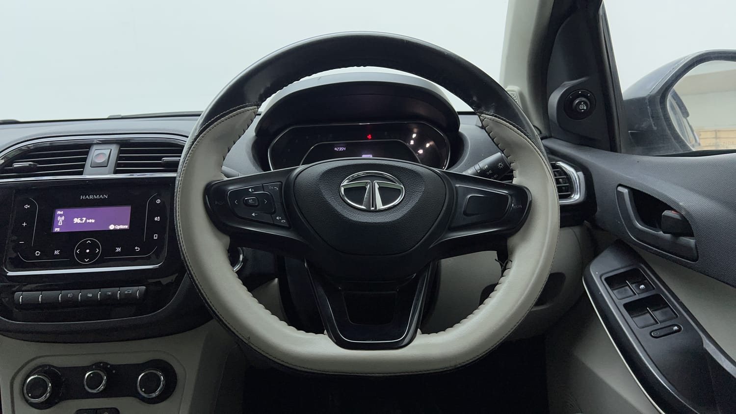 Used 2023 Tata Tigor XZ CNG Cng Manual interior STEERING VIEW