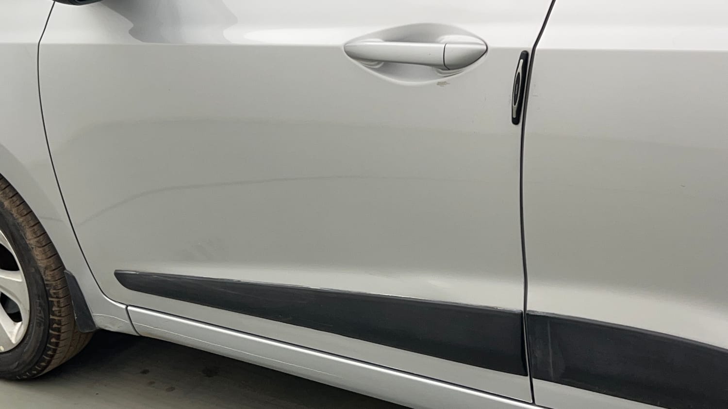 Used 2018 Hyundai Xcent SX Petrol Manual dents MINOR SCRATCH