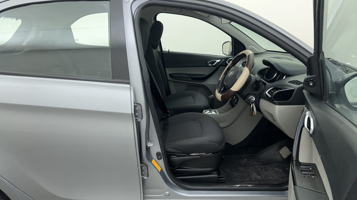 Used 2018 Tata Tiago Revotron XZA Petrol Automatic interior RIGHT SIDE FRONT DOOR CABIN VIEW