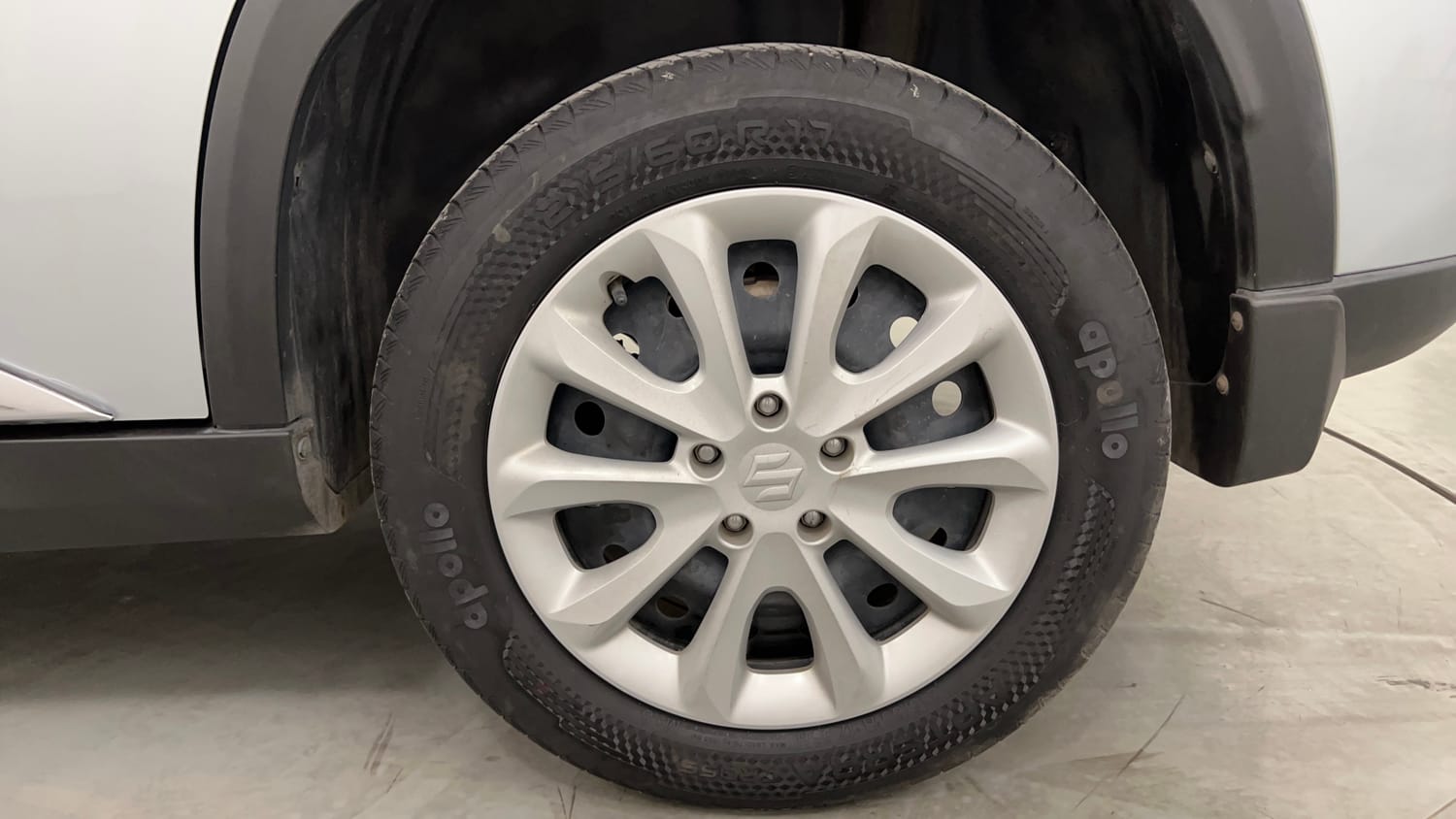 Used 2025 Maruti Suzuki Grand Vitara Delta Smart Hybrid Petrol Manual tyres LEFT REAR TYRE RIM VIEW