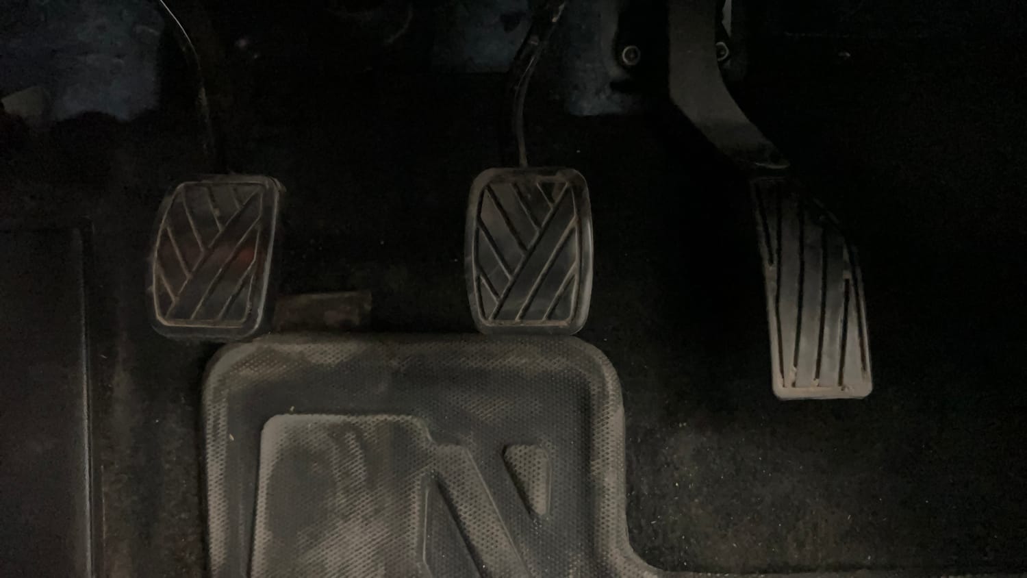 Used 2025 Maruti Suzuki Grand Vitara Delta Smart Hybrid Petrol Manual interior PEDALS VIEW