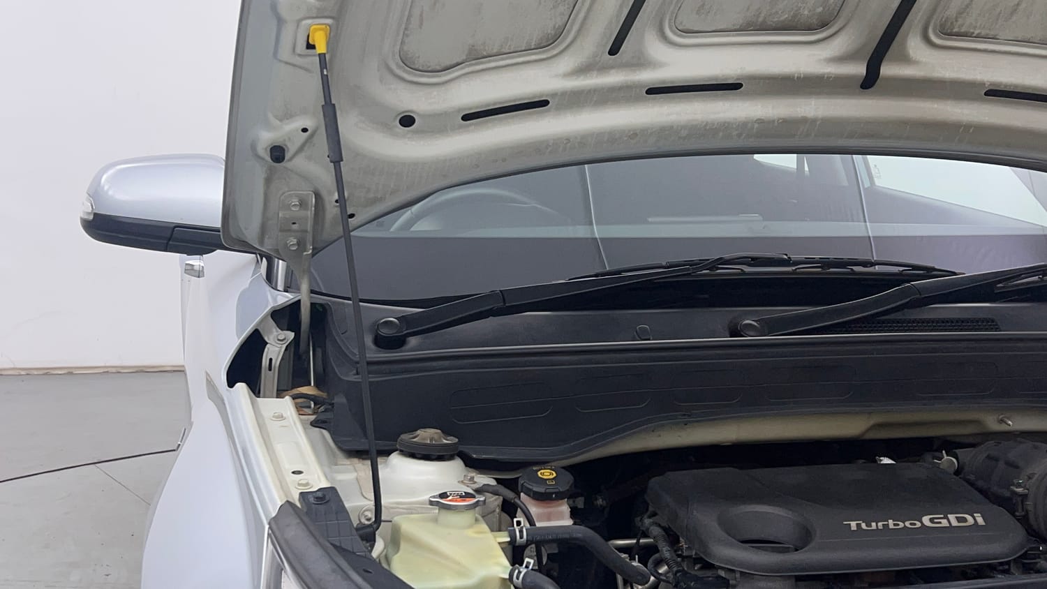 Used 2020 Hyundai Venue SX Plus 1.0 Turbo DCT Petrol Automatic engine ENGINE RIGHT SIDE HINGE & APRON VIEW