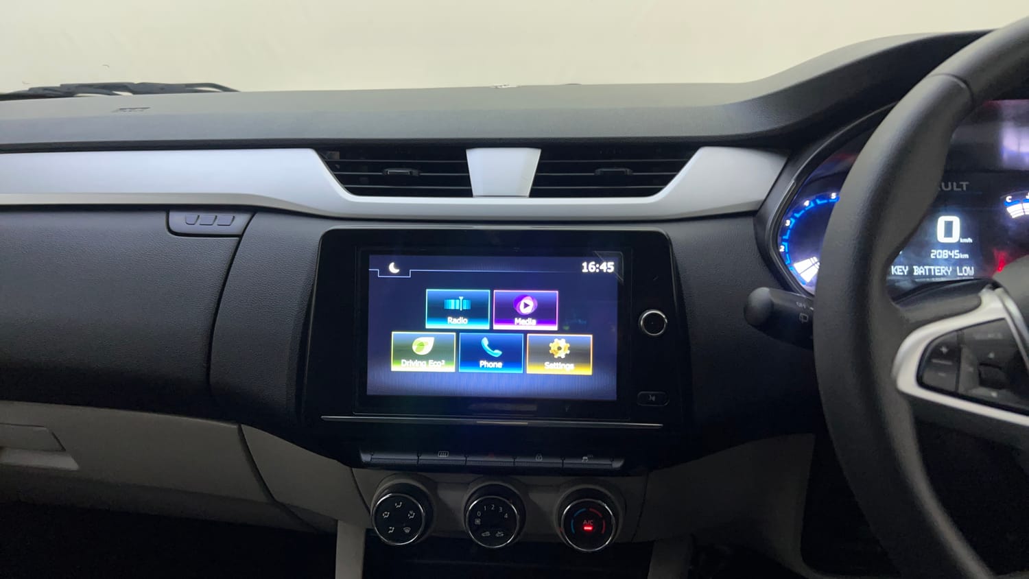 Used 2023 Renault Triber RXZ EASY-R AMT Petrol Automatic top_features Touch screen infotainment system